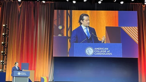 Philippe Généreux, MD, presenting late-breaking clinical research on TAVR at ACC.25
