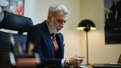 Hospital executive job market