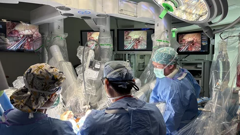 Vinay Badhwar, MD, and his team perform a robotic TAVR explant and aortic valve replacement. Image courtesy of WVU Medicine.