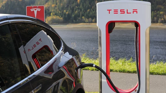 tesla-1738969_1920.jpg