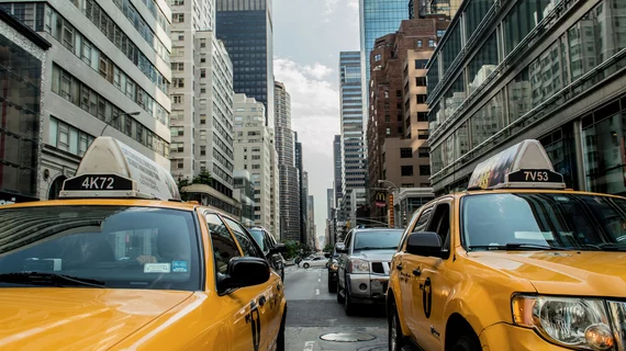 taxi-cab-381233_1920.jpg
