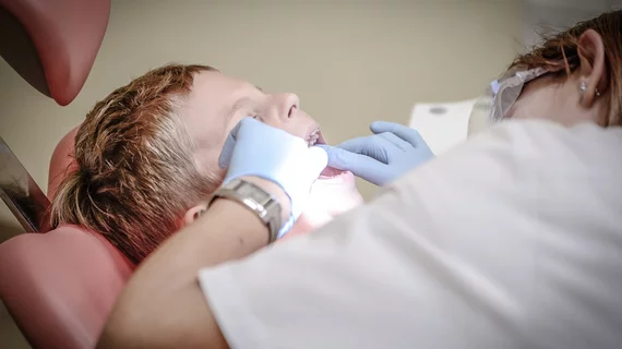dentist-428646_960_720.jpg