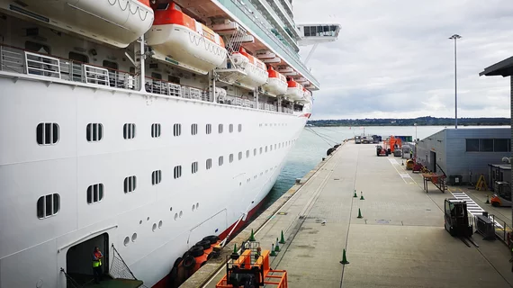 Cruiseship_2.jpg