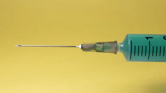 vaccine syringe covid-19 coronavirus