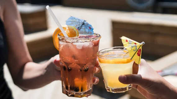cocktail_cheers.jpg