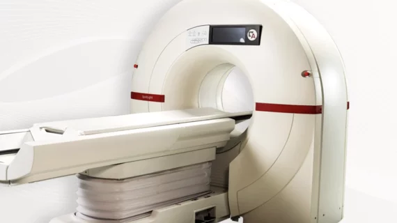 CT scanner screens for cardiovascular disease and lung cancer with single image.